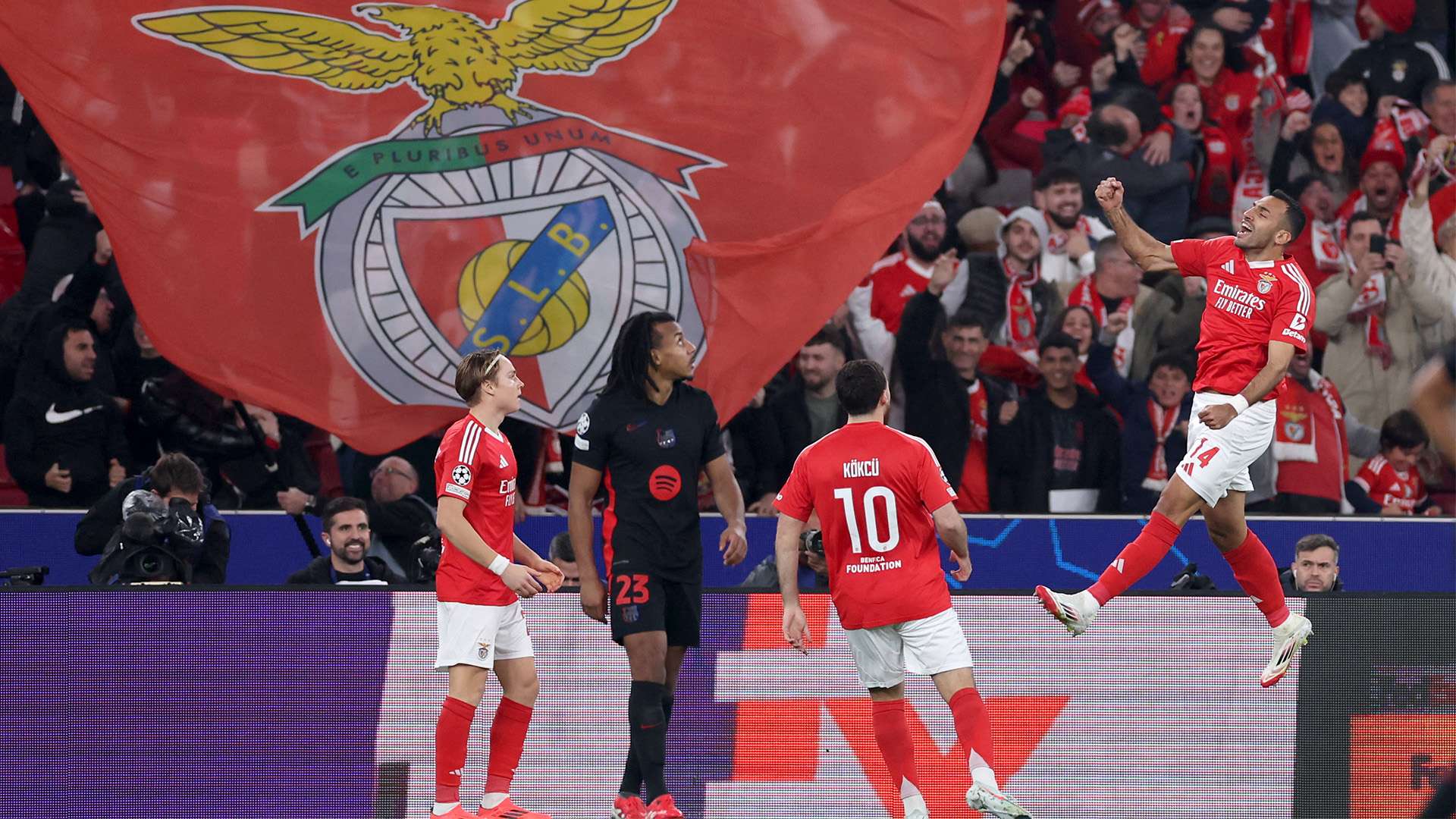 表现激励着 表现激励着